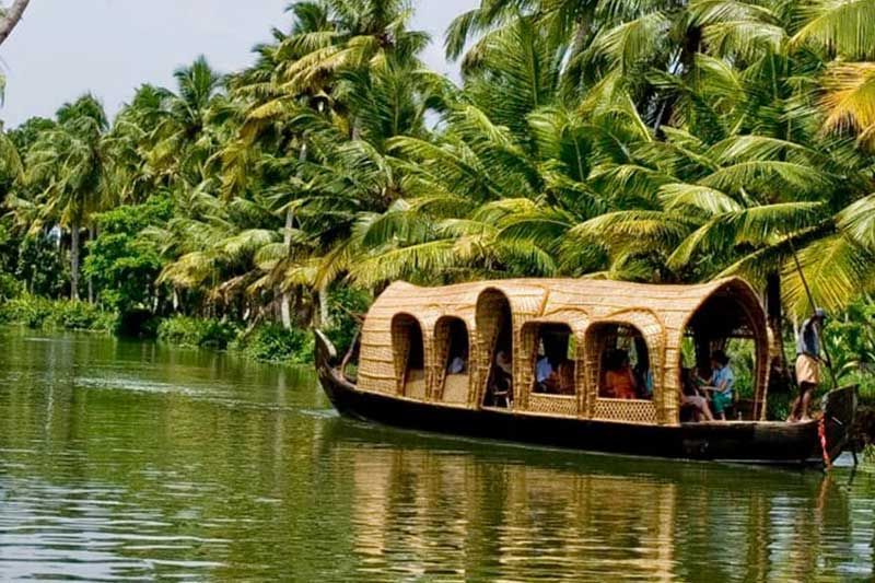 KERALA BACKWATER TOUR